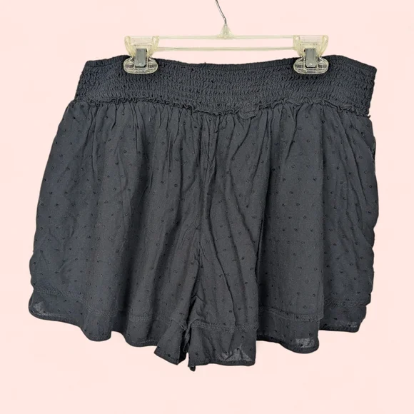 Hollister Women's Smocked-Waist High Rise Ruffle Skirty Short Black On Black Dot - Picture 3 of 6